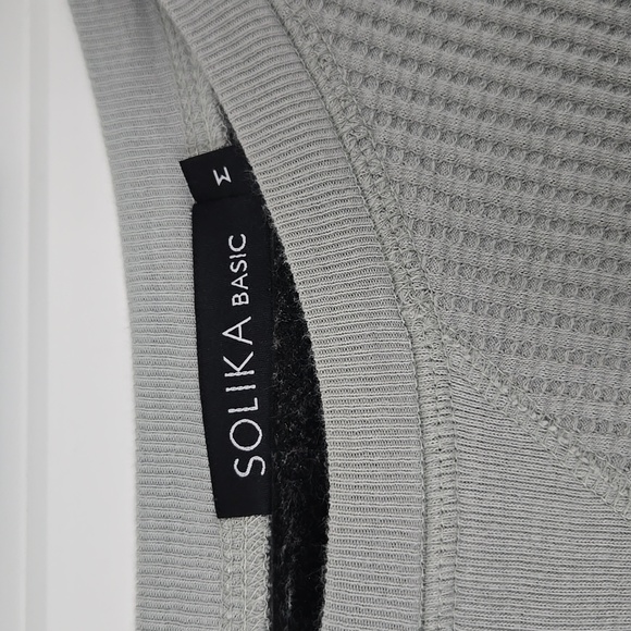 Solika Crop Top - Picture 2 of 4